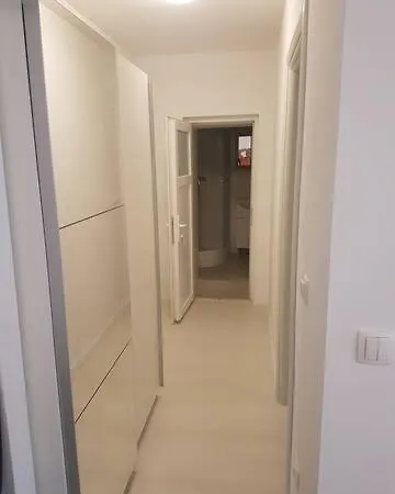 Naomi Апартаменти Спліт